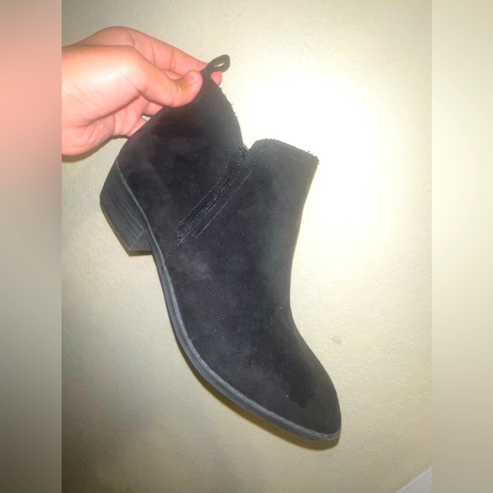 Cute women short cut boots